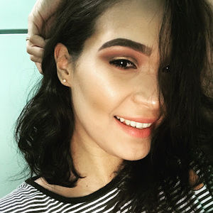 Meet your Posher, Paola